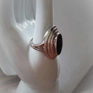 UNIQUE VINTAGE ELONGATED SILVER & BLACK ONYX RING